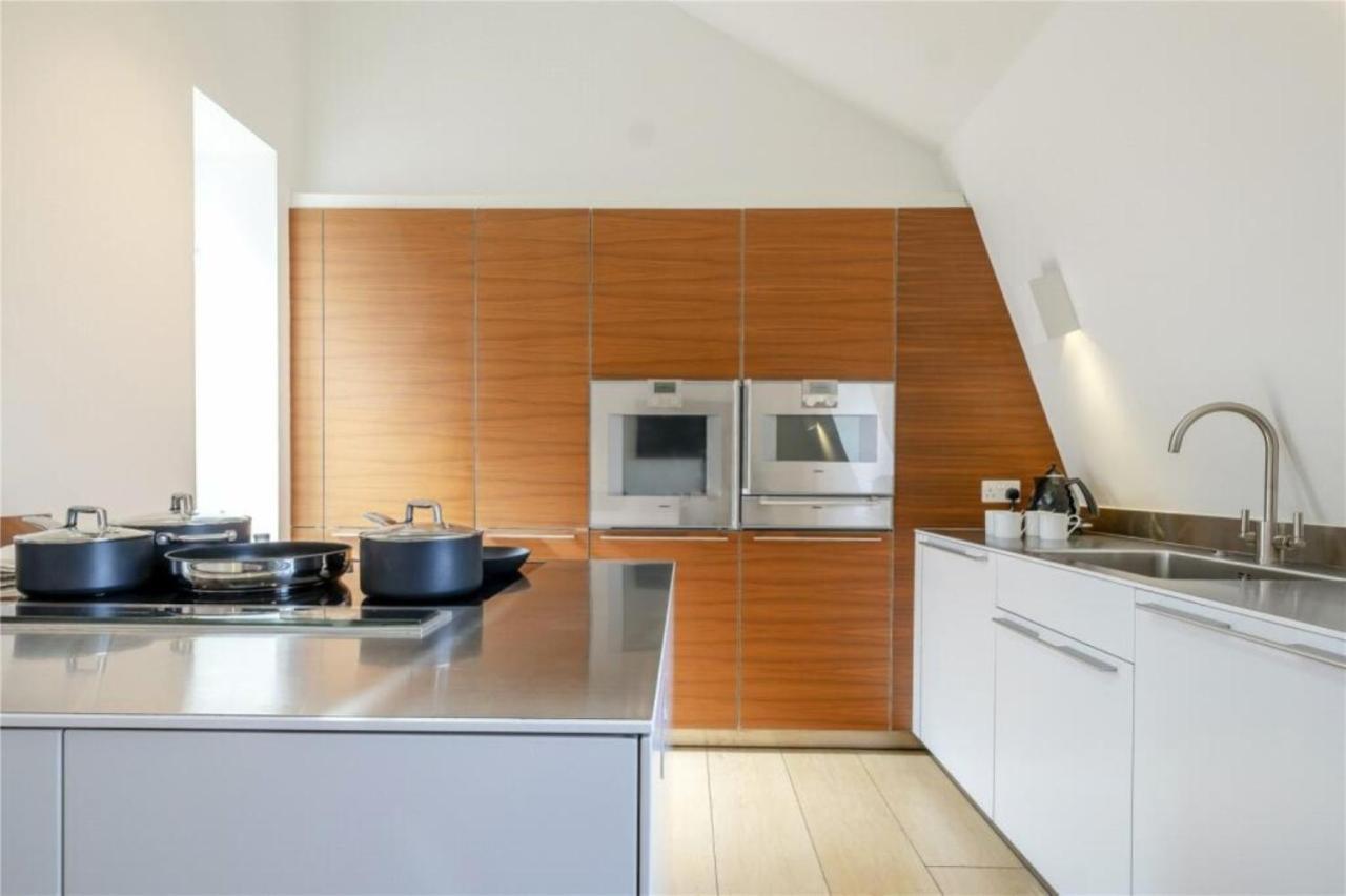 Lux, Large Central Mayfair Location Flat * Londra